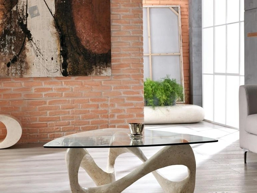 Tavolino Tetris con top in vetro e base in pietra fossile di Stones