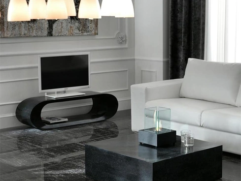 Tavolino Nanay in compensato marino ricoperto da tasselli di pietra fossile di Stones