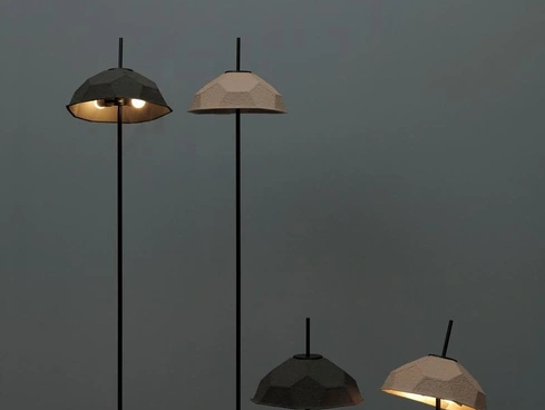 Lampada da terra e da tavolo Egg in cartone riciclato con base in metallo di Stones