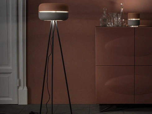 Lampada da terra Idra in metallo verniciato di Stones