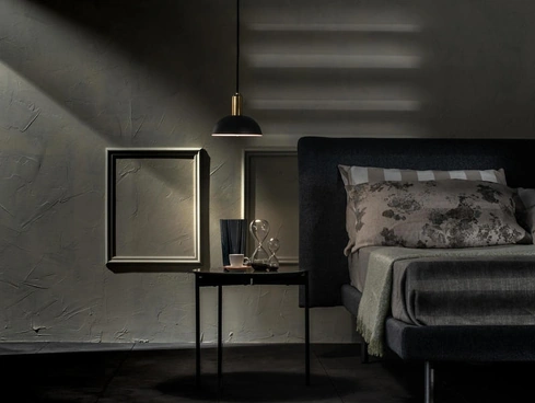 Lampada a sospensione Spica in metallo verniciato con decoro in ottone di Stones