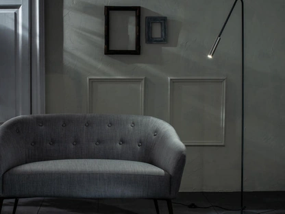 Lampada da terra Vega in metallo verniciato di Stones