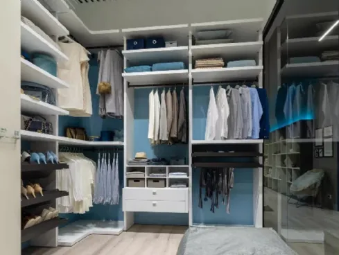 Cabina Armadio in laminato Bianco e laccato cielo NC403 di Moretti Compact