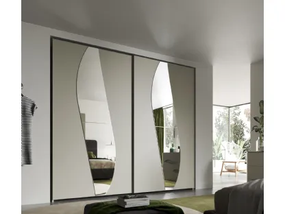 Armadio con ante scorrevoli con inserti a specchio Leaf Corda di Mobilificio AG