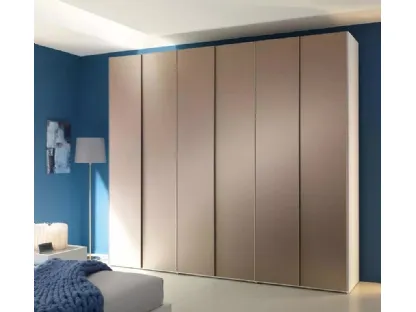Armadio a sei ante battenti in finitura specchio bronzo opaco NC302 di Moretti Compact