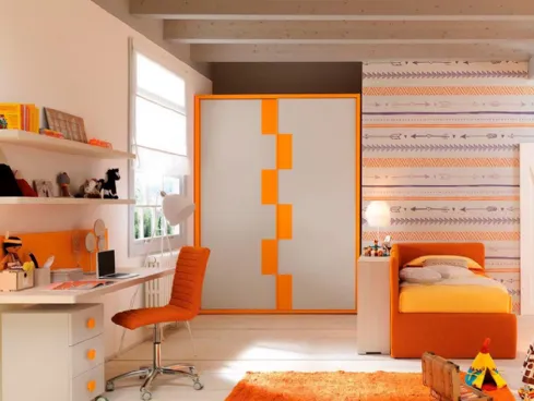 Cameretta arancione con letto singolo KC313 di Moretti Compact
