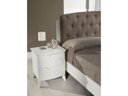 Comodino in laccato con decoro floreale Emily di Mobilificio AG