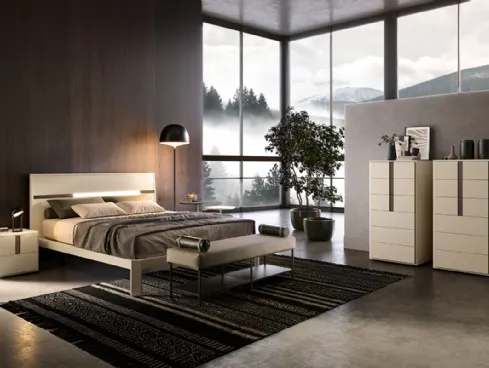 Letto matrimoniale in laccato opaco con testiera C03 Rain e Gamma di Mercantini