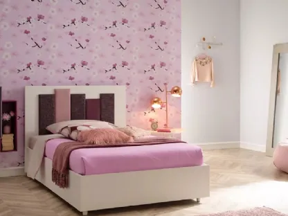 Letto ad una piazza e mezza in melaminico bianco e testiera originale con inserti in tessuto imbottito SC108 di Moretti Compact