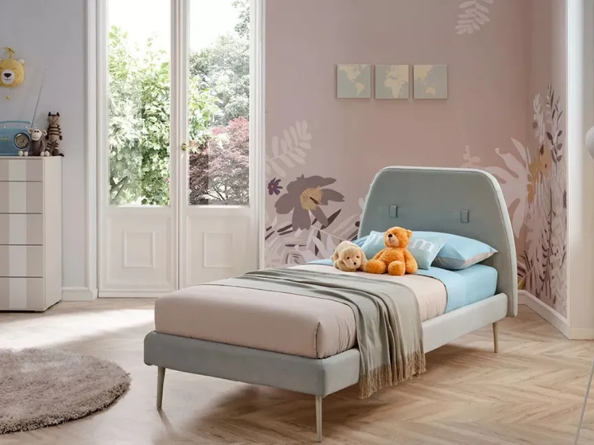Letto singolo dalla linea romantica con testiera rivestita in tessuto leggermente curvata SC204 di Moretti Compact