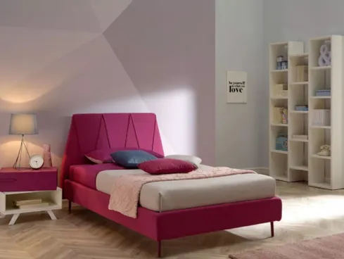 Letto comodo imbottito con testiera in tessuto dalle forme squadrate SC210 di Moretti Compact
