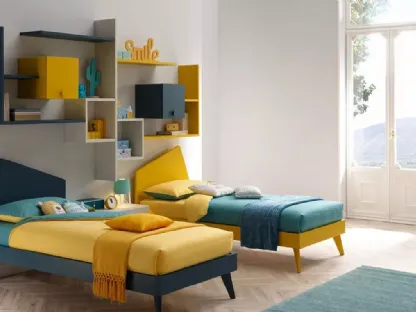 Letto singolo con testiera Iceberg in laccato opaco Pavone e Senape SC101 di Moretti Compact