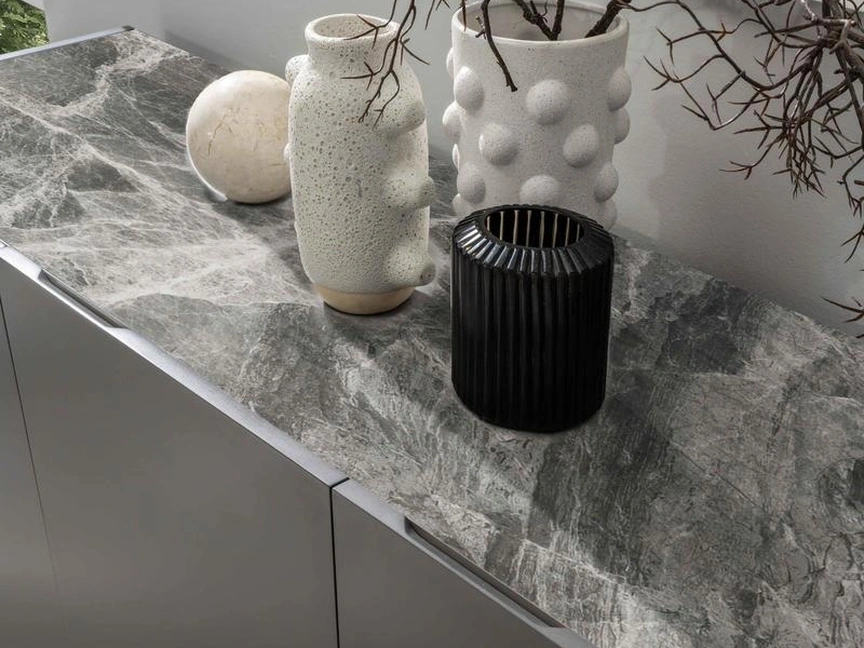 Madia Pegaso in MDF finitura Grigio scuro con top in ceramica marmo grigio con venature vistose di Stones