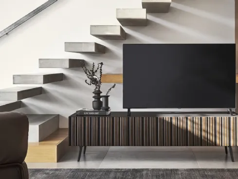 Madia Stripes a fasce verticali irregolari di Calligaris