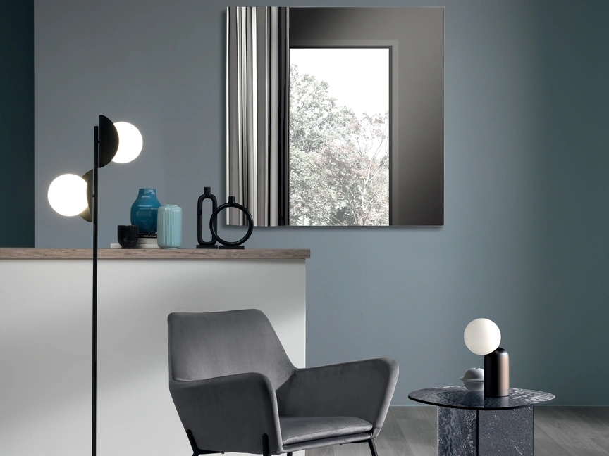 Poltrona Gin in velluto con base in metallo di Stones