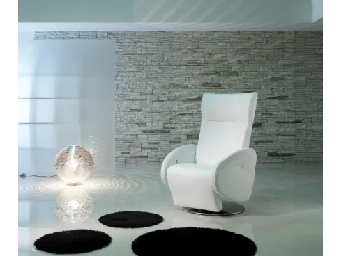 Poltrona Relax Champion in pelle con basamento girevole de Il Benessere