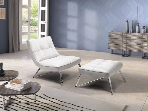 Poltrona con pouf in pelle bianca trapuntata Scalea di Afosofà