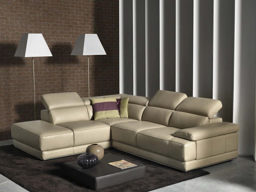 Divano angolare in pelle con poggiatesta reclinabili Garofalo di Afosofà