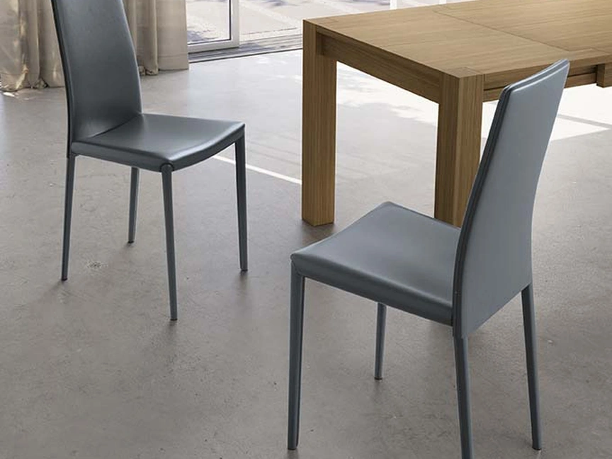 Sedia impilabile Kitty di Stones