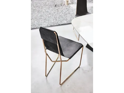 Sedia con sedile in cuoio e struttura in metallo Mia S M CU di Midj