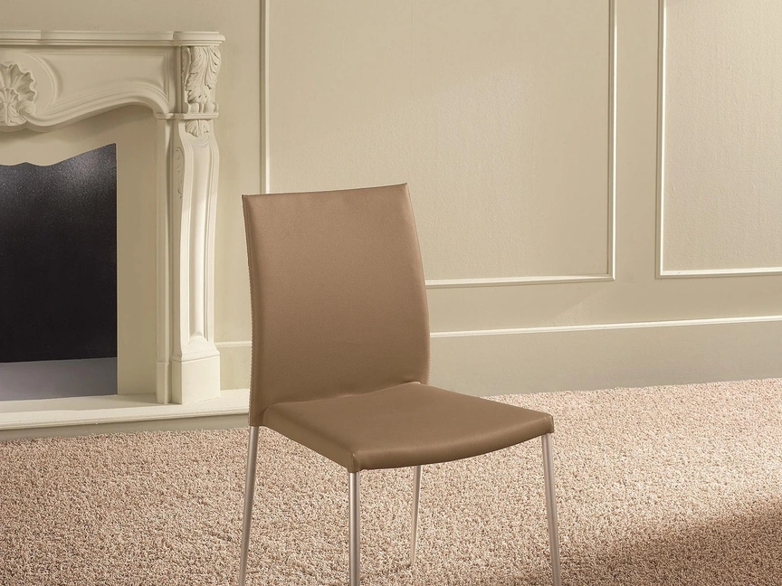 Sedia in ecopelle con struttura in metallo Minnie di Stones