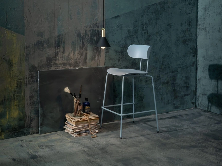 Sgabello Sam in polipropilene di Stones