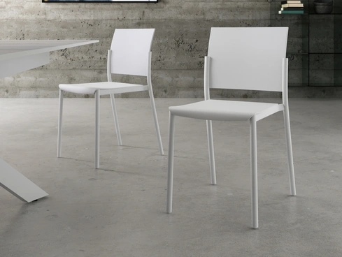 Sedia impilabile in polipropilene Venus di Stones