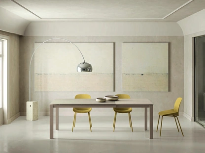 Tavolo Account 24 con top in ceramica di Stones