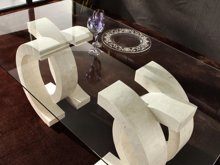 Tavolo con base scultorea Olimpia di Stones