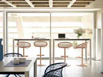 Tavolo in legno laccato Woody Alto di Midj