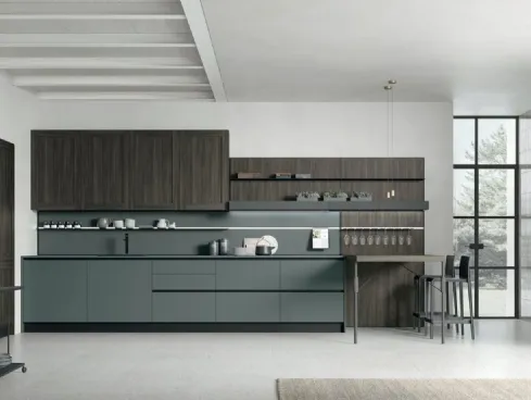 Cucina Moderna con penisola City v04 in Fenix Verde Comodoro e Rovere Cumino di Stosa