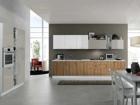 Cucina Moderna Cloe 09 finitura Rovere Cognac, Bianco lucido e Sabbia lucido di Net Cucine