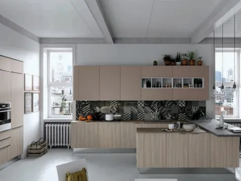 Cucina in legno con isola e tavolo in gres a penisola Eva di Ciao Cucine