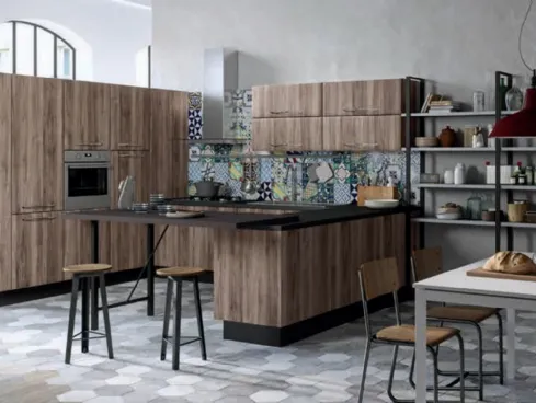 Cucina in legno di rovere cognac ad angolo con penisola Maja 01 di Ciao Cucine