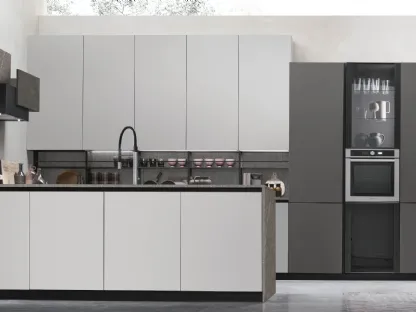 Cucina Moderna con penisola Metropolis v12 in Pet Nebbia opaco e Pet Canna di Fucile opaco di Stosa